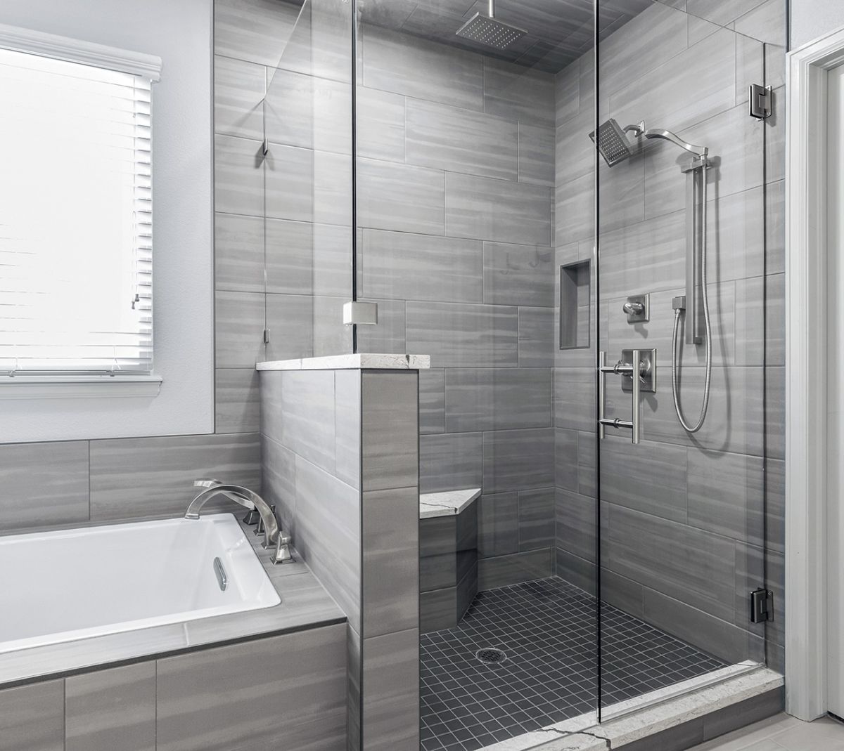 Benefits of Epoxy Grout for Bathroom Remodels